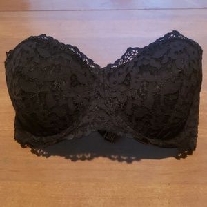 Srapless black lace bra